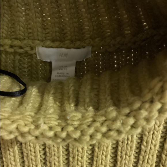 Thick, great quality, sleeves can roll up and create cute slouchy style. - Picture 2 of 3